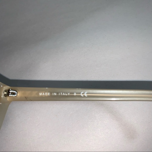 18) CHANEL oversized two-tone acetate SUNGLASSES w/case - Picture 10 of 11